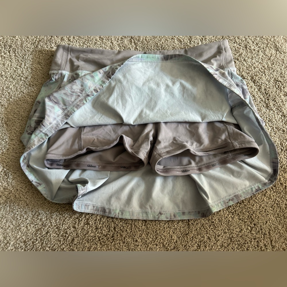 Lululemon Pace Rival Mid-Rise Skirt *Long
Plisse Bloom Multi / Mauve Grey - Picture 6 of 7